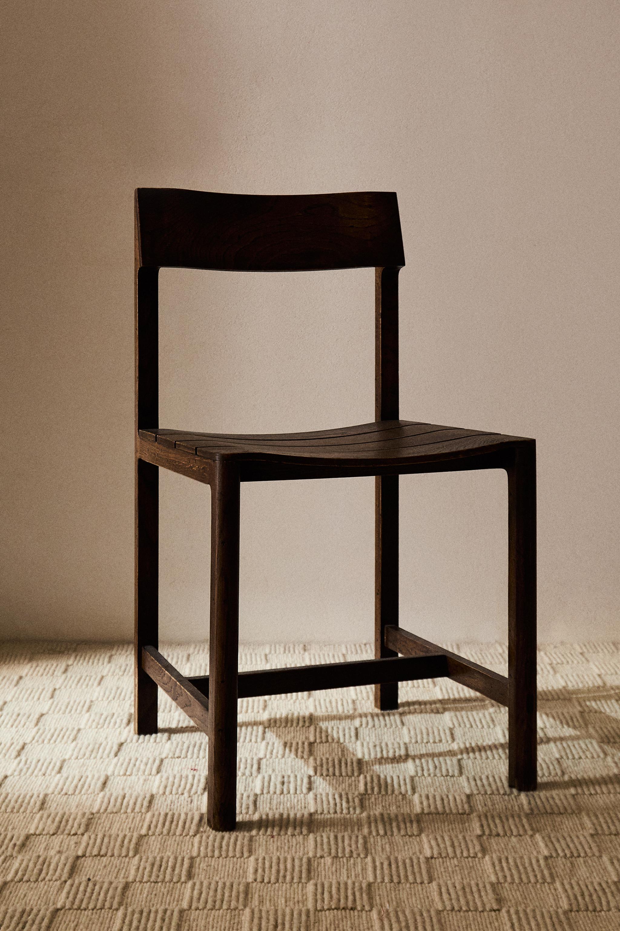 CHAIR 04